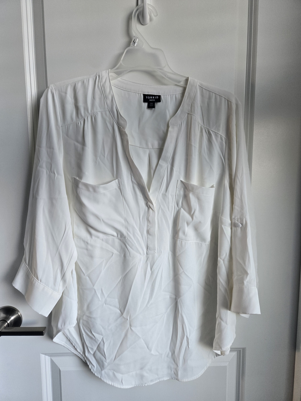 torrid Cream Split-Neck Roll-Tab Blouse